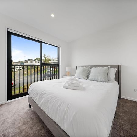 West Harbour Modern 4-Bedroom Retreat Auckland Dış mekan fotoğraf
